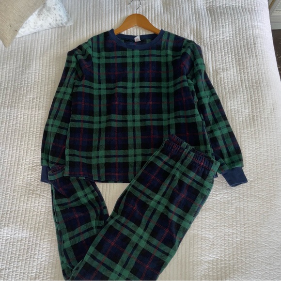 Old Navy Pajama Set Plaid - Picture 1 of 9